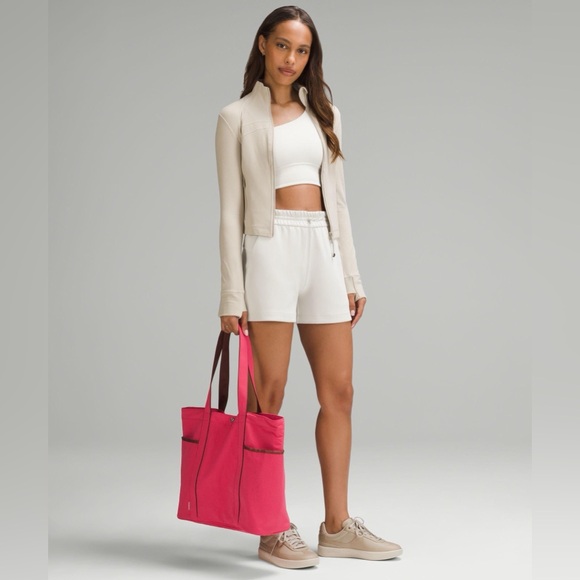 Lululemon Daily Multi-pocket Tote Bag 20L Glaze Pink/Ancient copper piping NWT - Picture 2 of 9